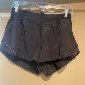 lululemon hotty hot high waisted 2.5in short